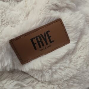 ​Frye King Faux Fur 3pc Comforter Set - Cream